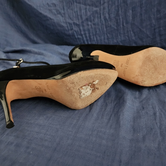 White House Black Market Black sued Mary Jane pumps 7.5 pumps. - Picture 5 of 7